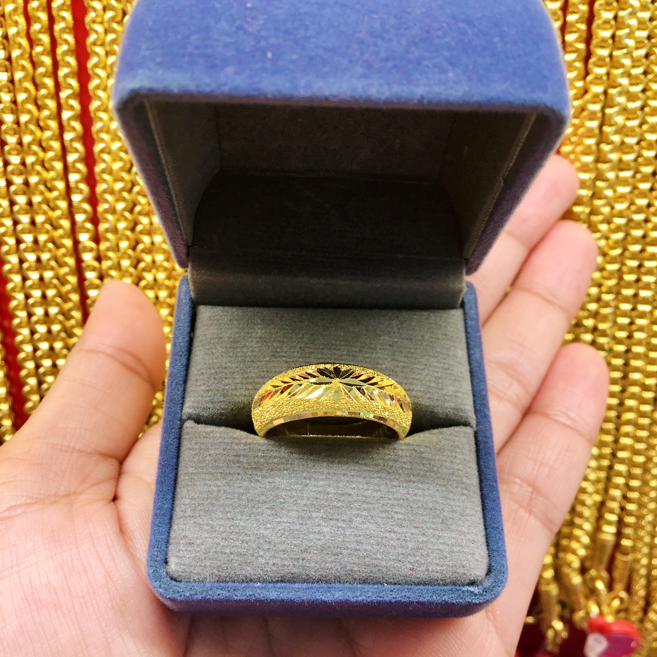 แหวนทอง | 1 สลึง | หัวโปร่งจิกเพชร - Wisdom-Gold.com